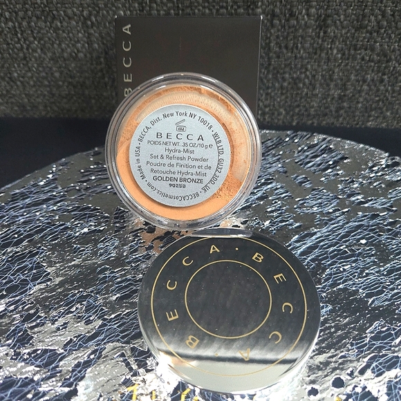 🆕 Becca Cosmetics Soft Light Blurring Powder - Picture 3 of 3